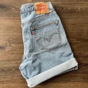 Vintage Levi High Waisted Shorts 550